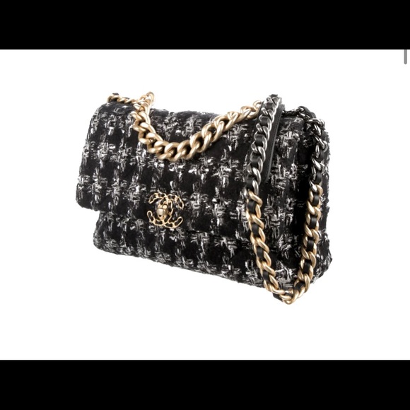 CHANEL - TWEED 19 FLAP BAG - smallest size - Picture 1 of 11